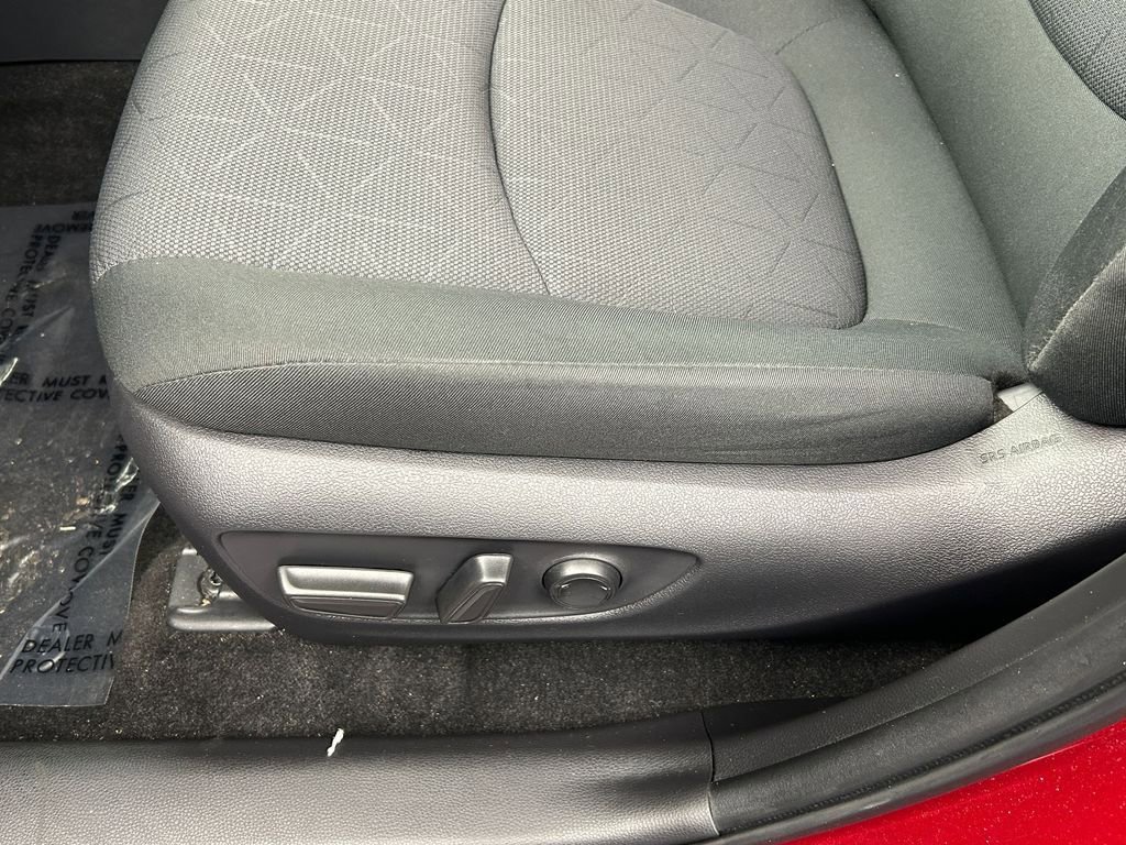 Used 2025 Toyota RAV4 XLE image 13