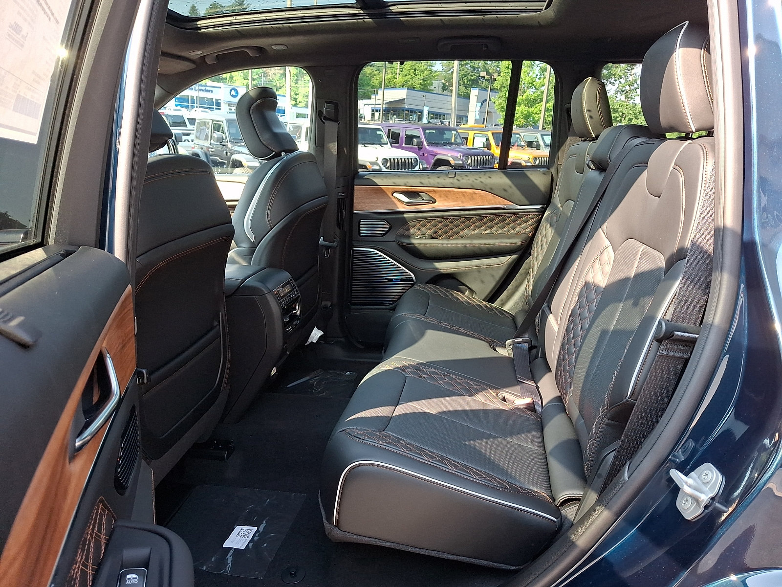 New 2026 Jeep Grand Cherokee Summit AWD/4WD image 6