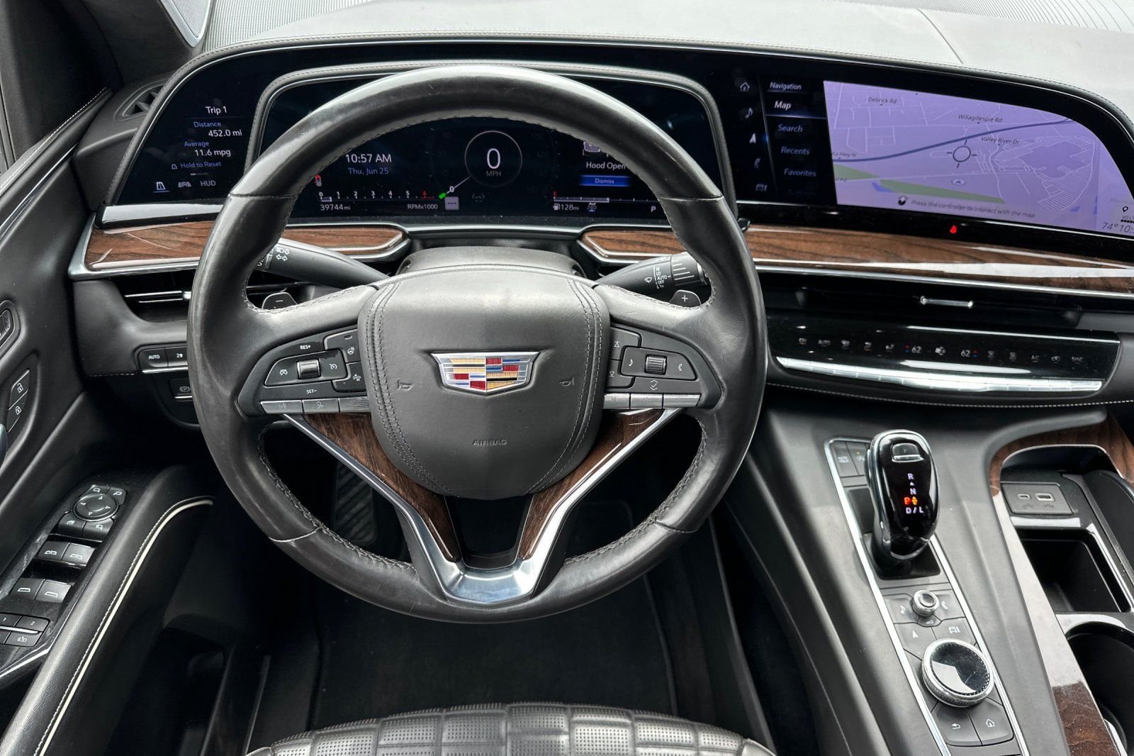 Used 2023 Cadillac Escalade Premium Luxury Platinum AWD/4WD image 16