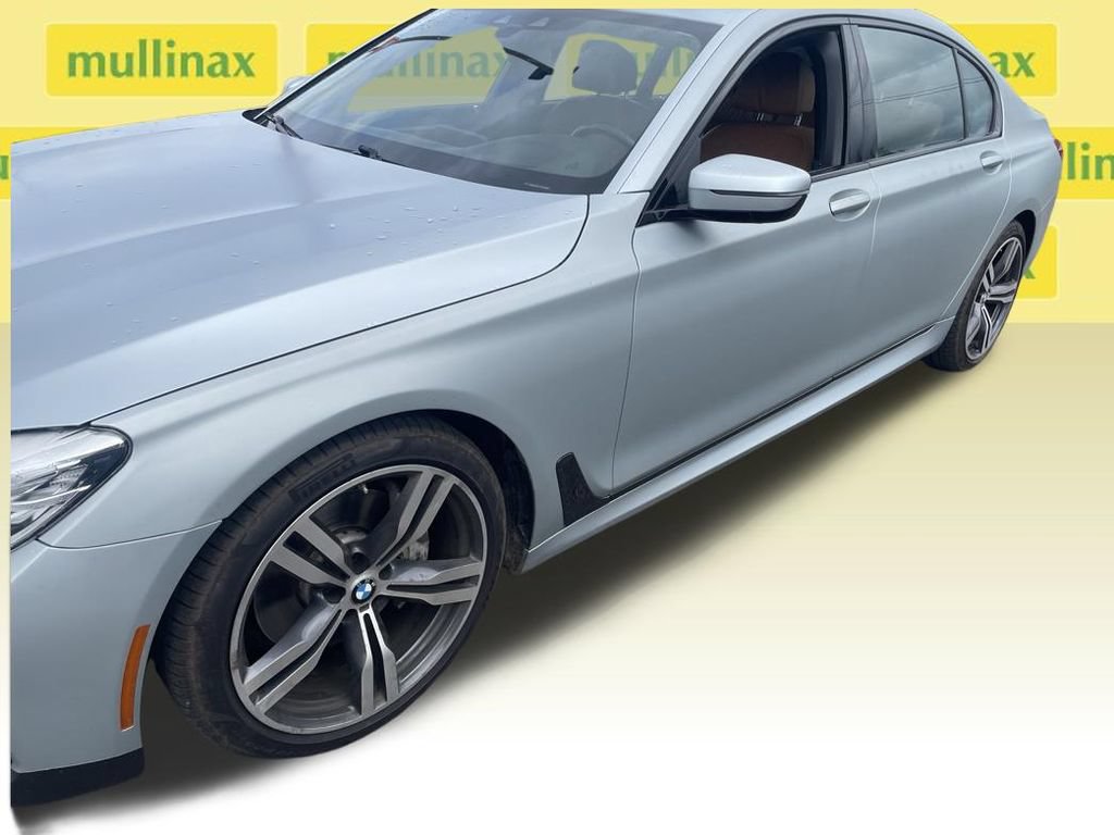 Used 2018 BMW 740i xDrive AWD/4WD image 5
