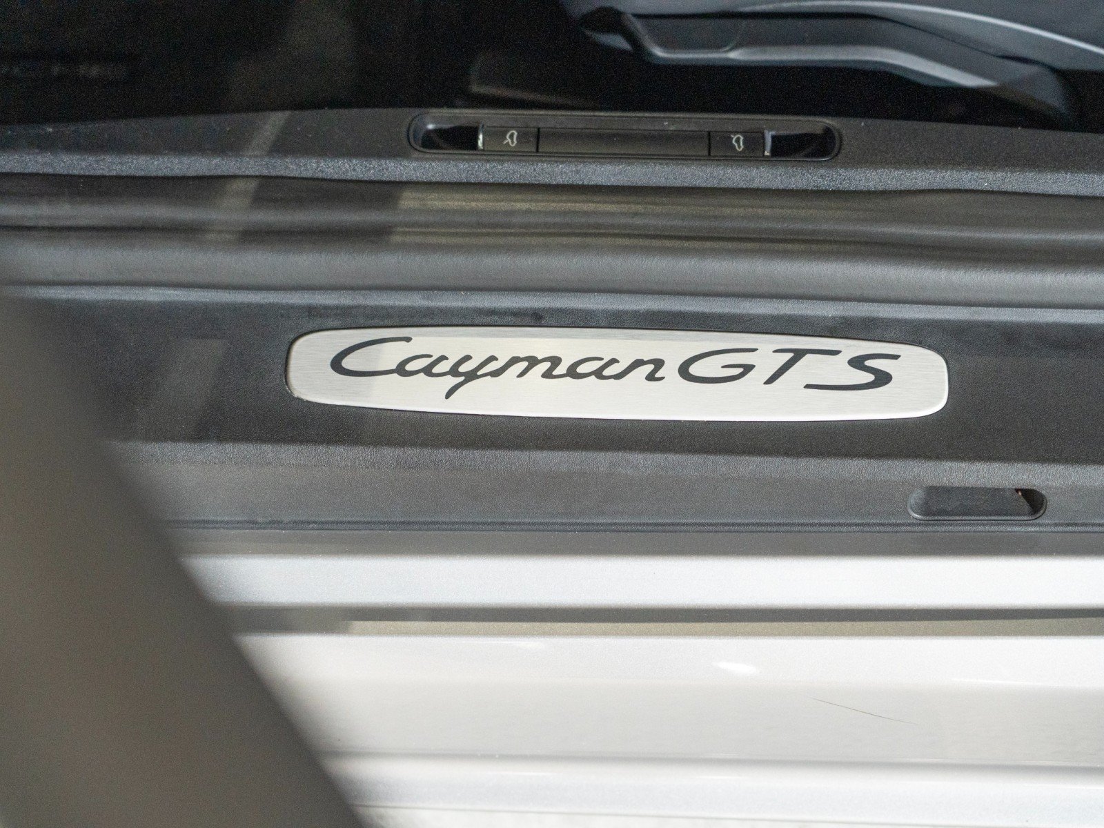 Certified 2018 Porsche 718 Cayman GTS RWD image 11