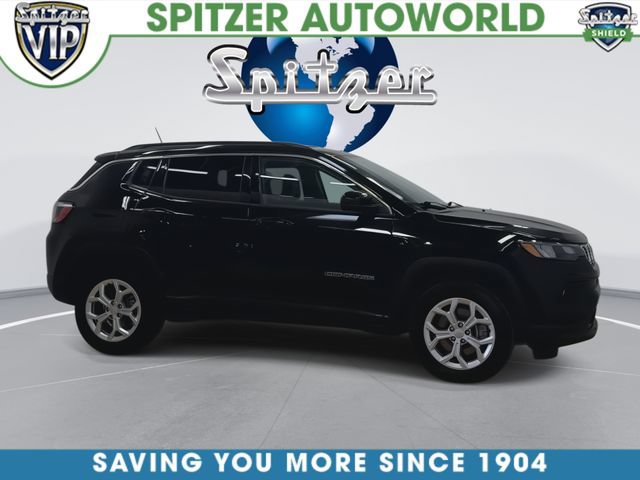 Used 2024 Jeep Compass Latitude AWD/4WD image 2