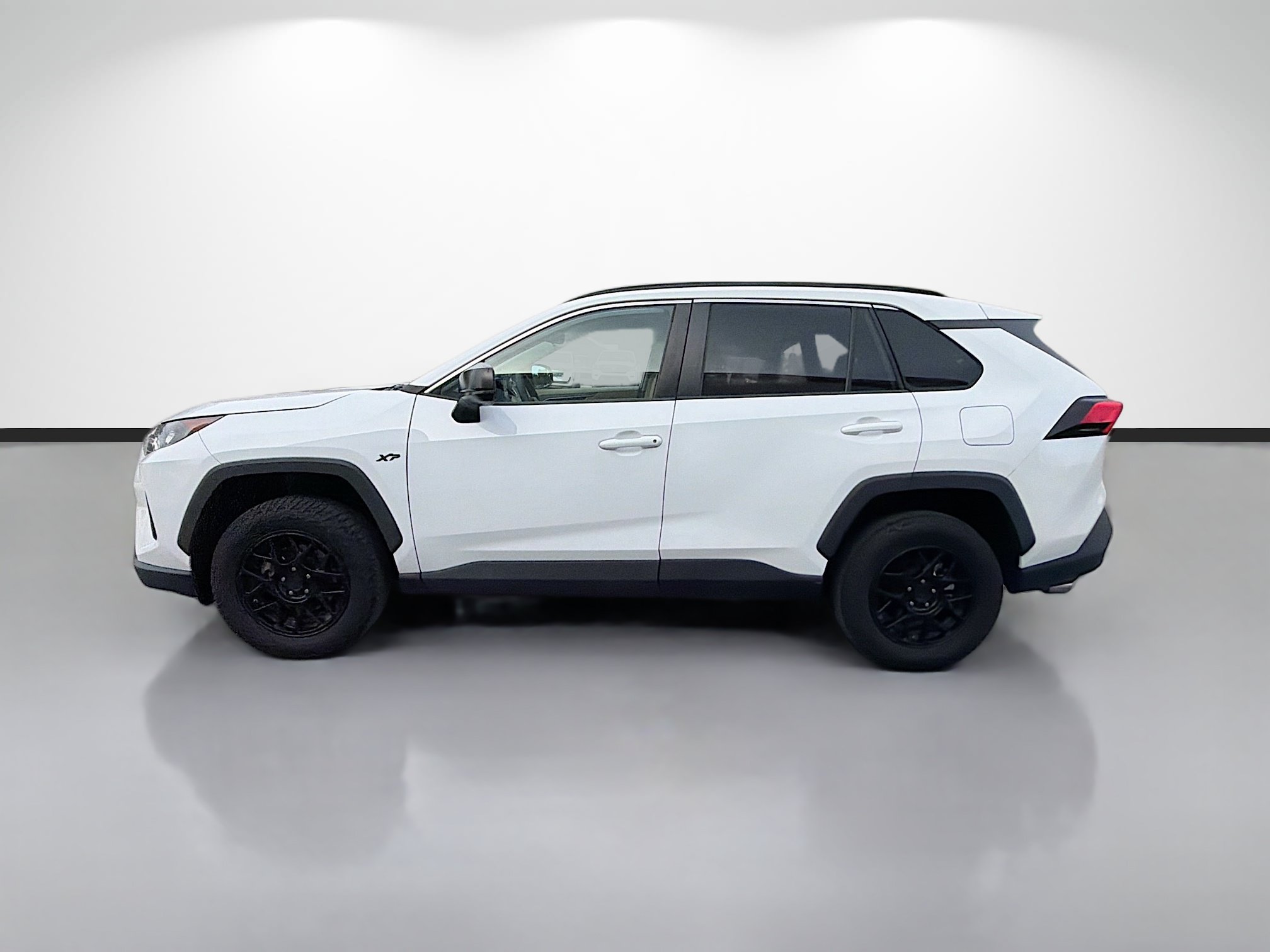 Used 2021 Toyota RAV4 LE FWD image 6
