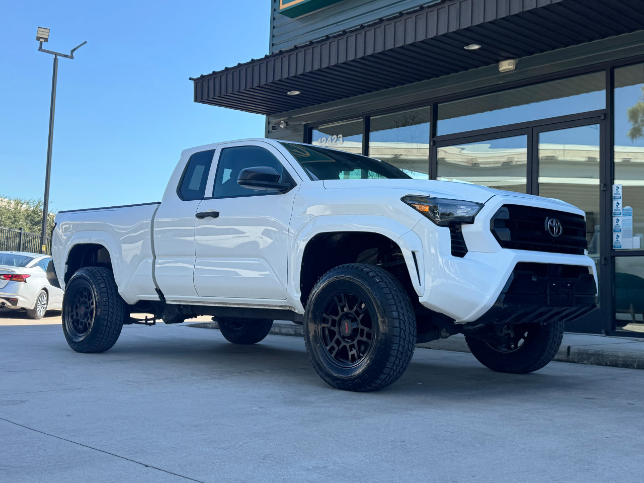 Used 2024 Toyota Tacoma SR image 3