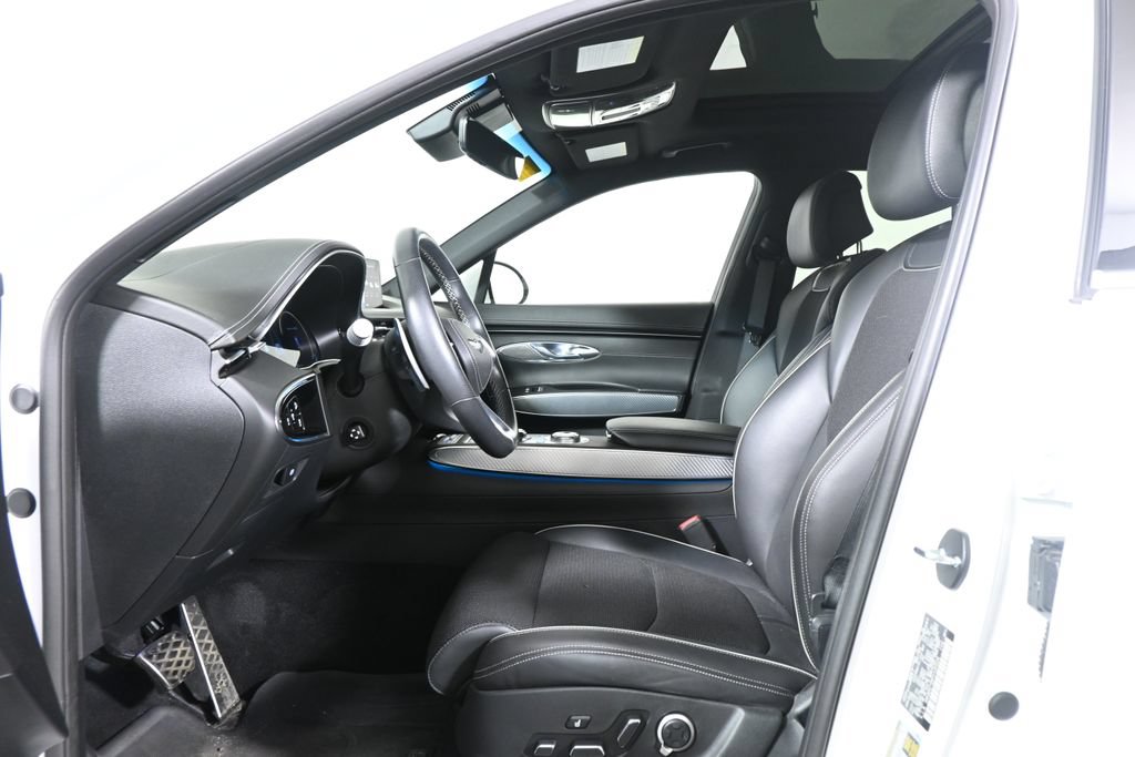 Used 2023 Genesis GV70 2.5T w/ Sport Prestige Package AWD/4WD image 3