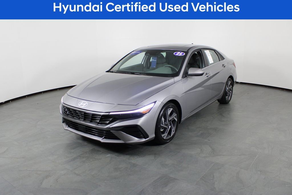 Certified 2025 Hyundai Elantra SEL image 2