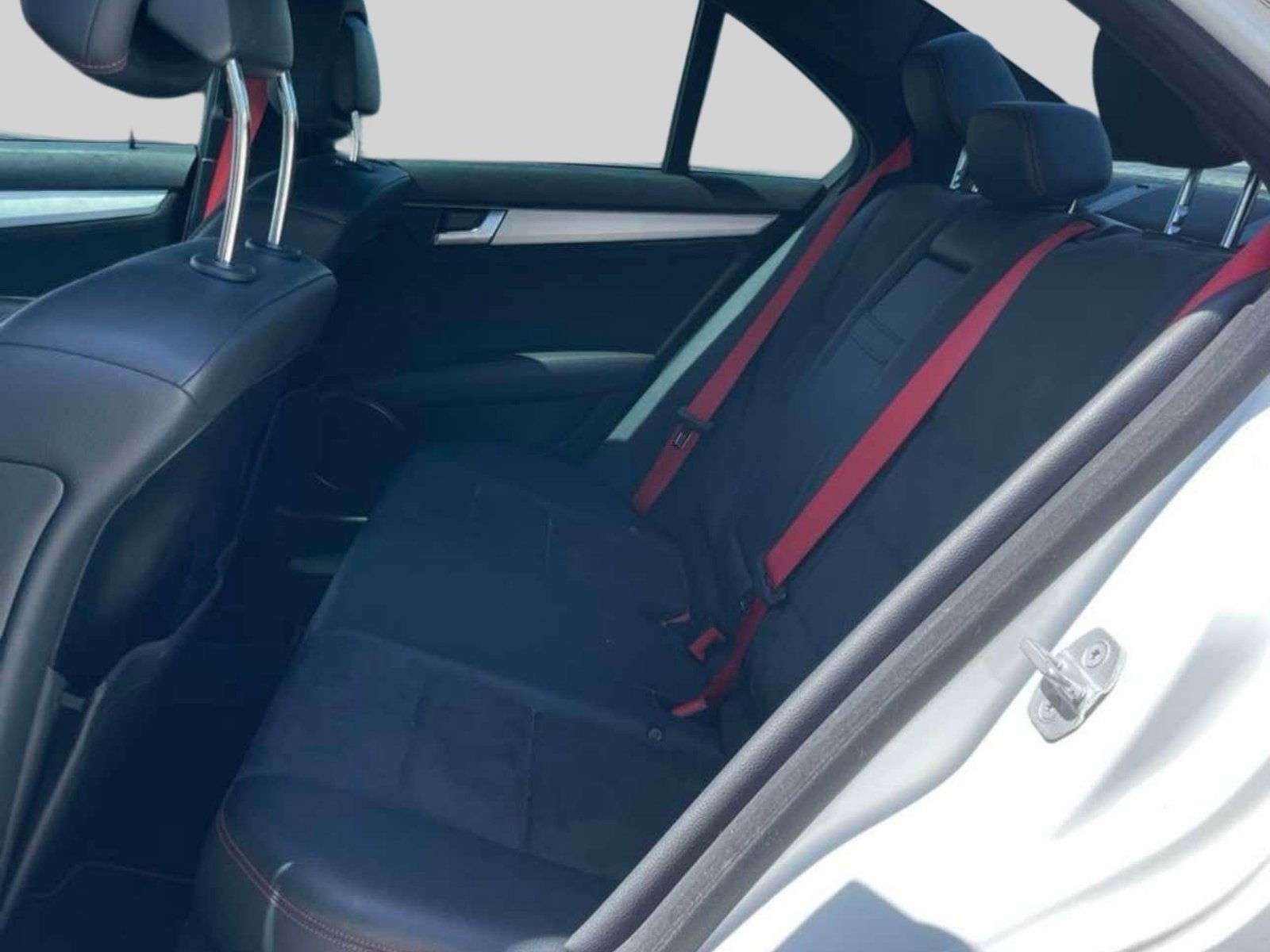 Used 2013 Mercedes-Benz C 250 Sedan image 3