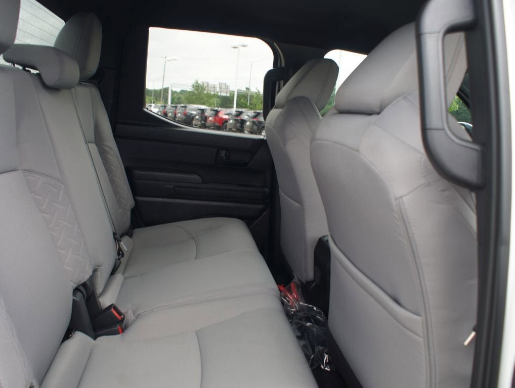 Used 2025 Toyota Tacoma SR5 AWD/4WD image 22