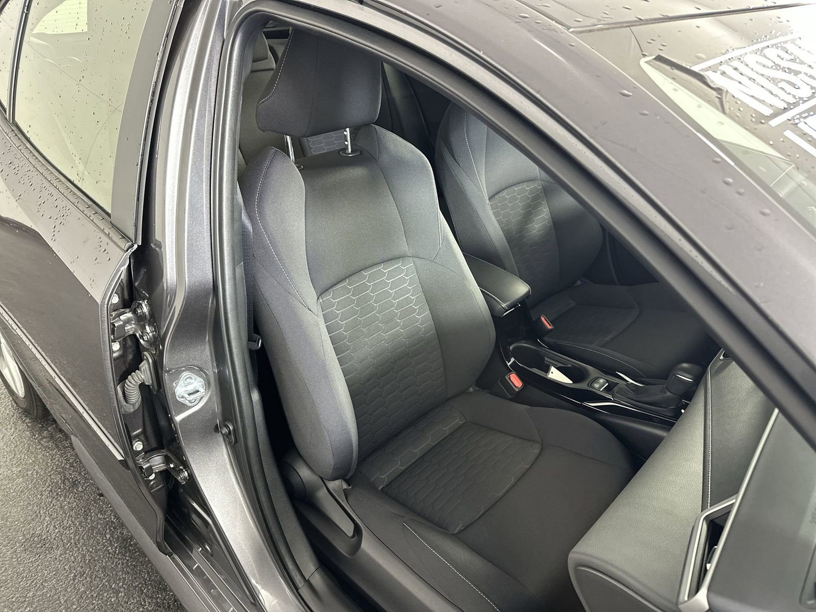 Used 2022 Toyota Corolla SE w/ SE Preferred Package image 27