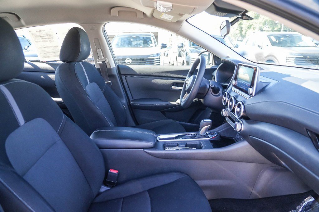 Used 2024 Nissan Sentra SV FWD image 14