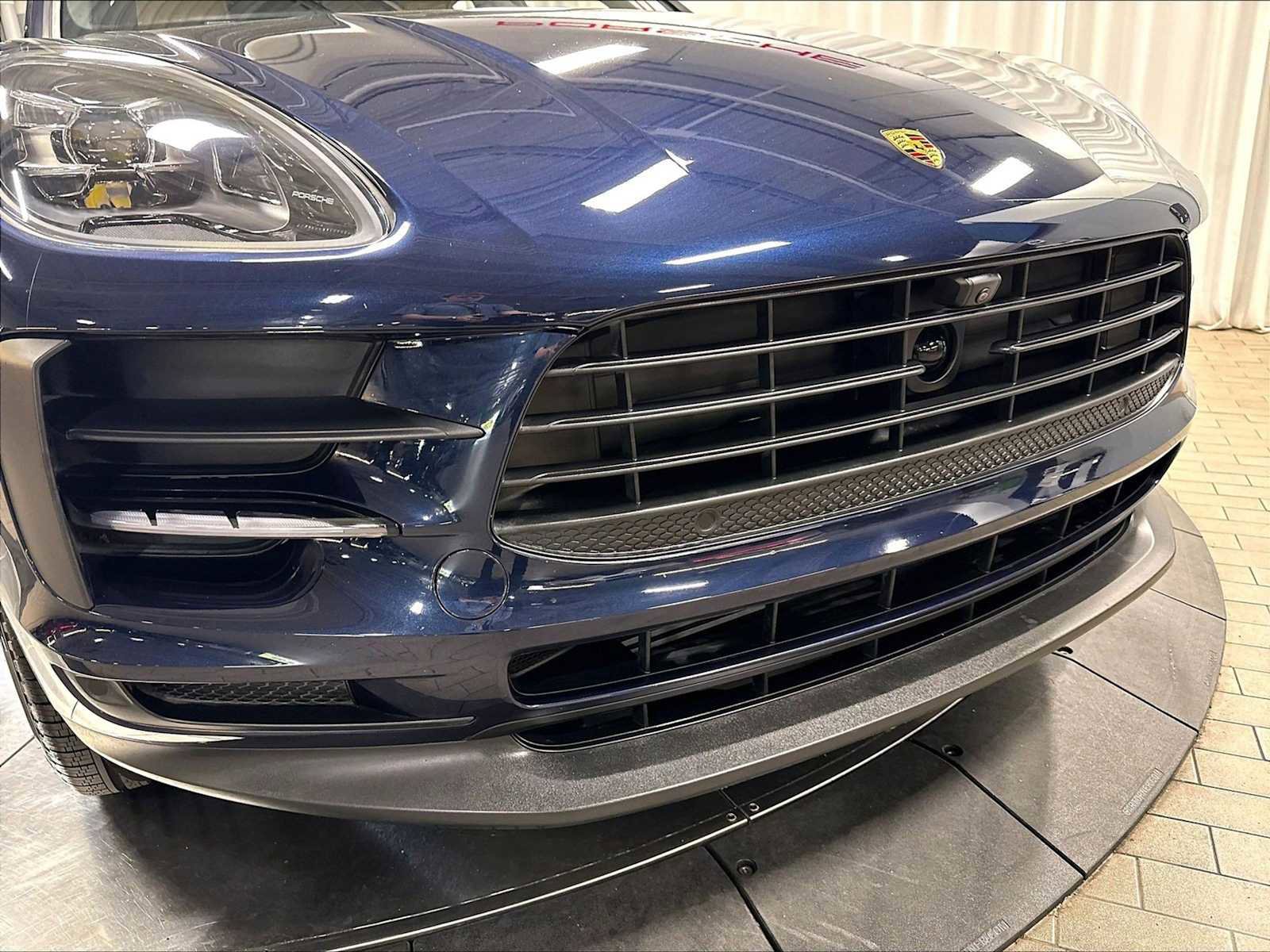 Used 2021 Porsche Macan AWD/4WD image 32