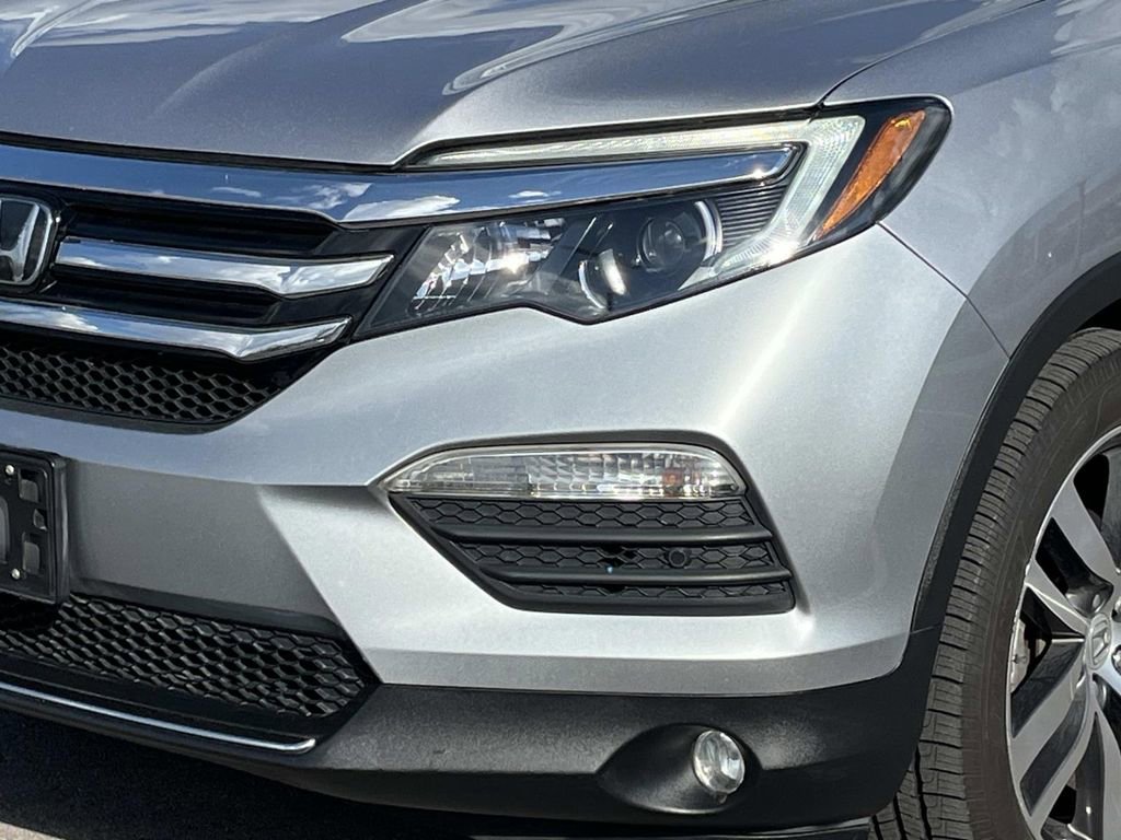 Used 2017 Honda Pilot Touring image 9