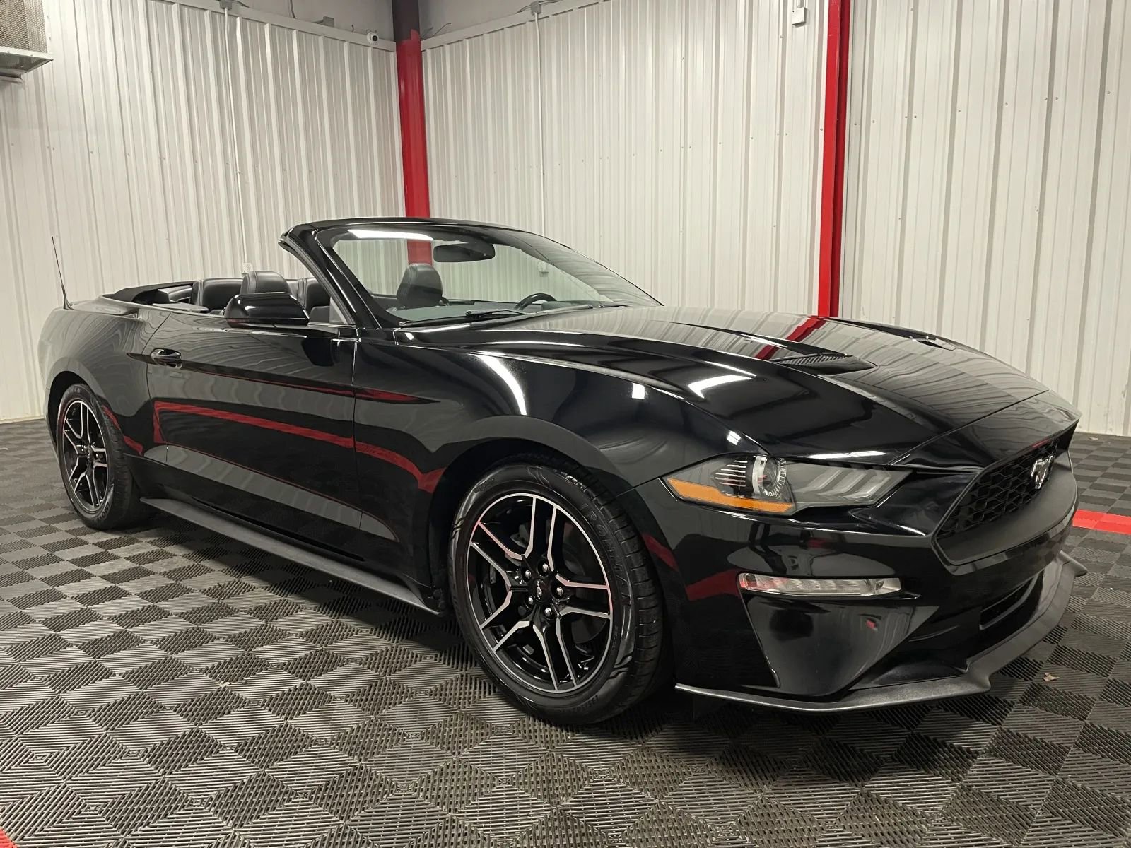Used 2019 Ford Mustang Premium image 4