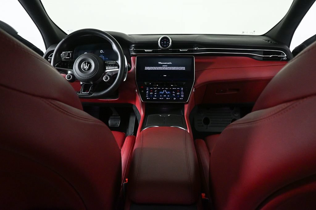 Used 2023 Maserati Grecale Modena AWD/4WD image 15