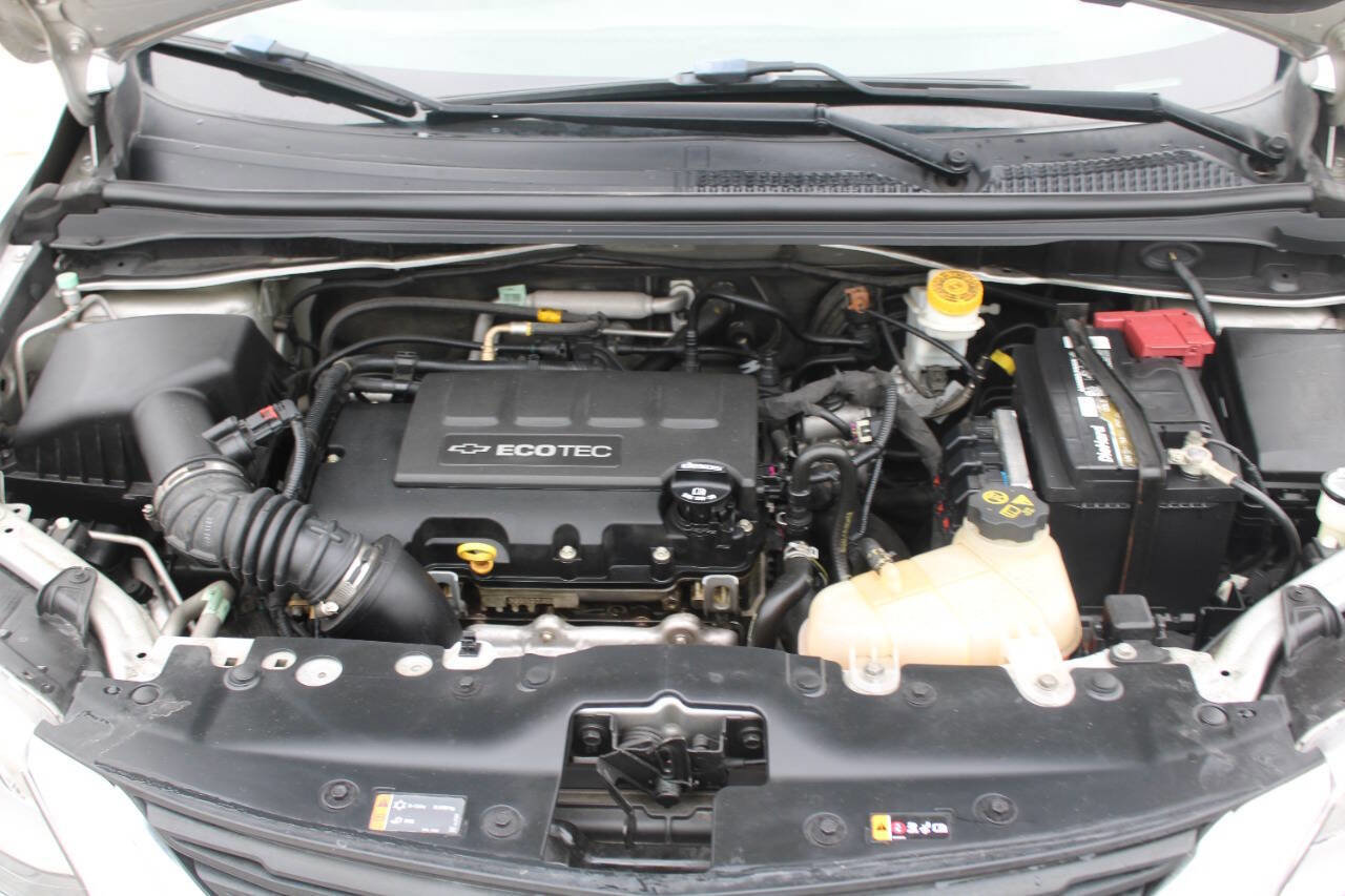 Used 2020 Chevrolet Sonic LT image 21