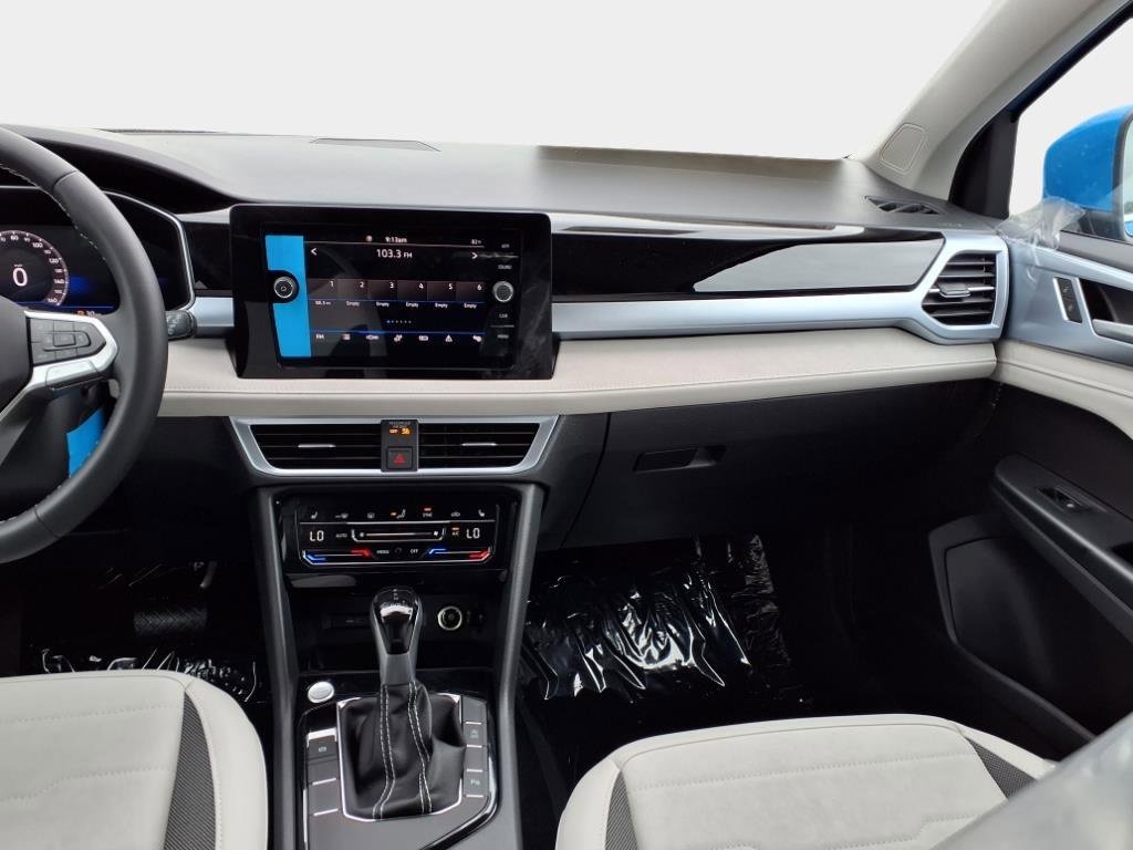 New 2025 Volkswagen Taos SE image 15