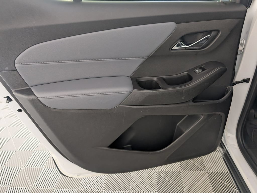Certified 2020 Chevrolet Traverse LT FWD image 31