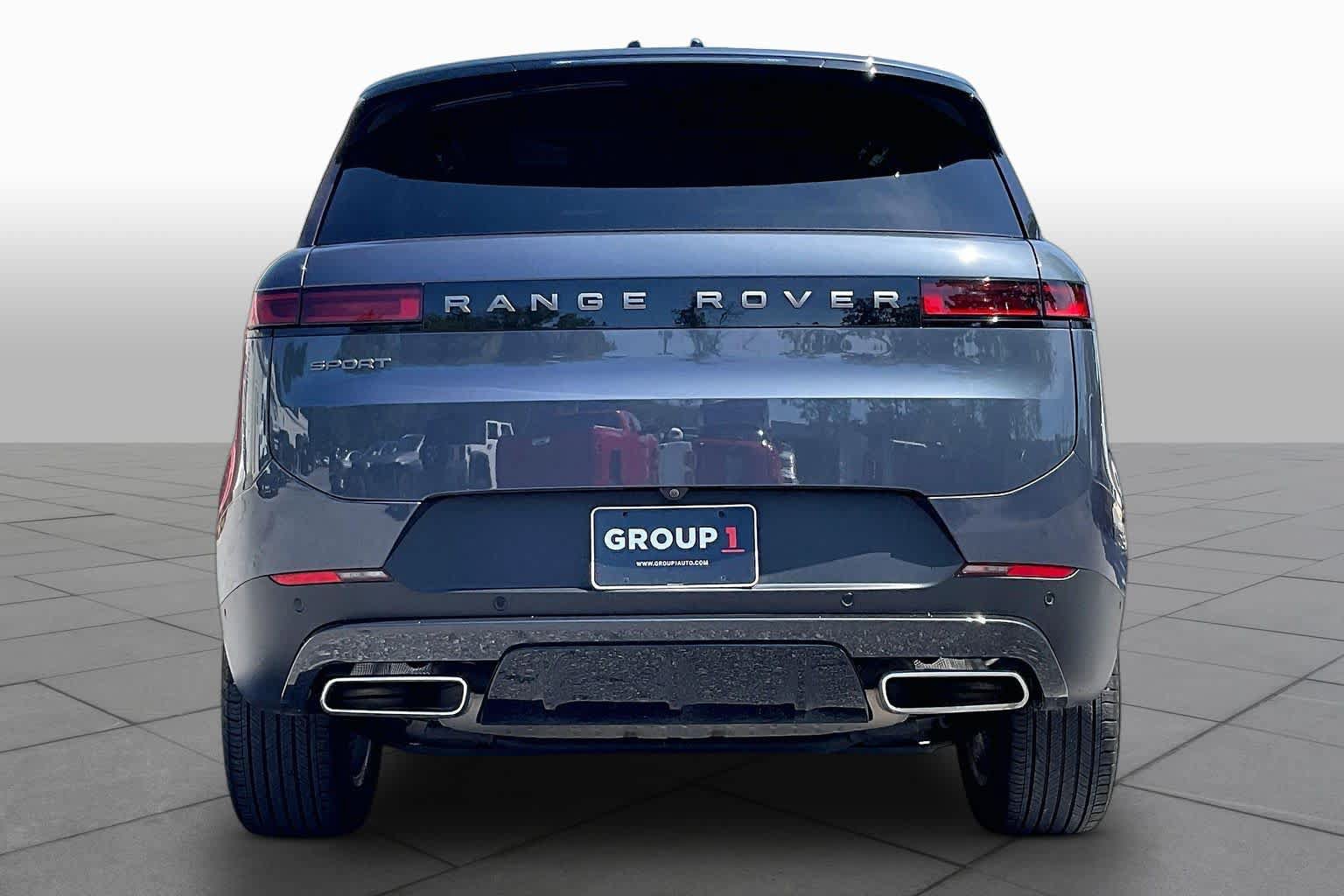 Used 2024 Land Rover Range Rover Sport SE AWD/4WD image 4