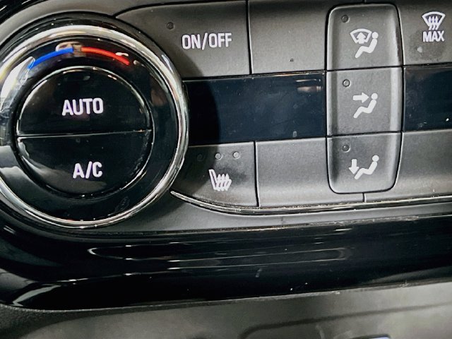 Used 2025 Chevrolet Trax ACTIV w/ Driver Confidence Package FWD image 21