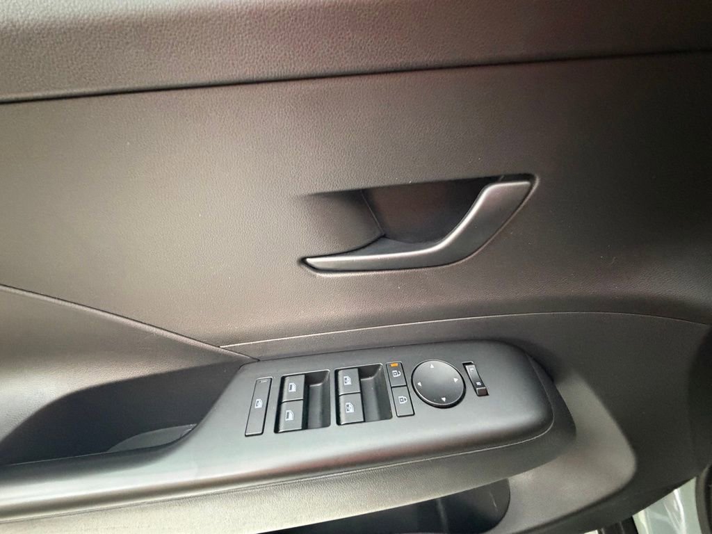 Used 2024 Hyundai Kona SEL w/ Convenience Package image 27