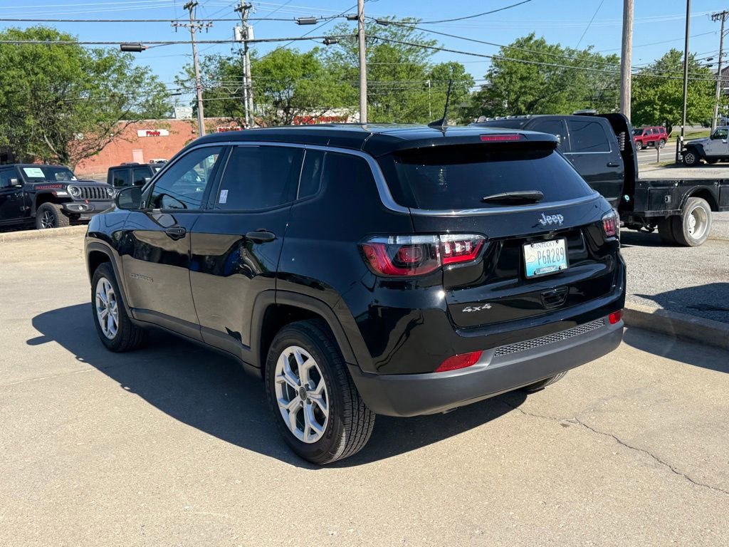 Used 2025 Jeep Compass Sport AWD/4WD image 8