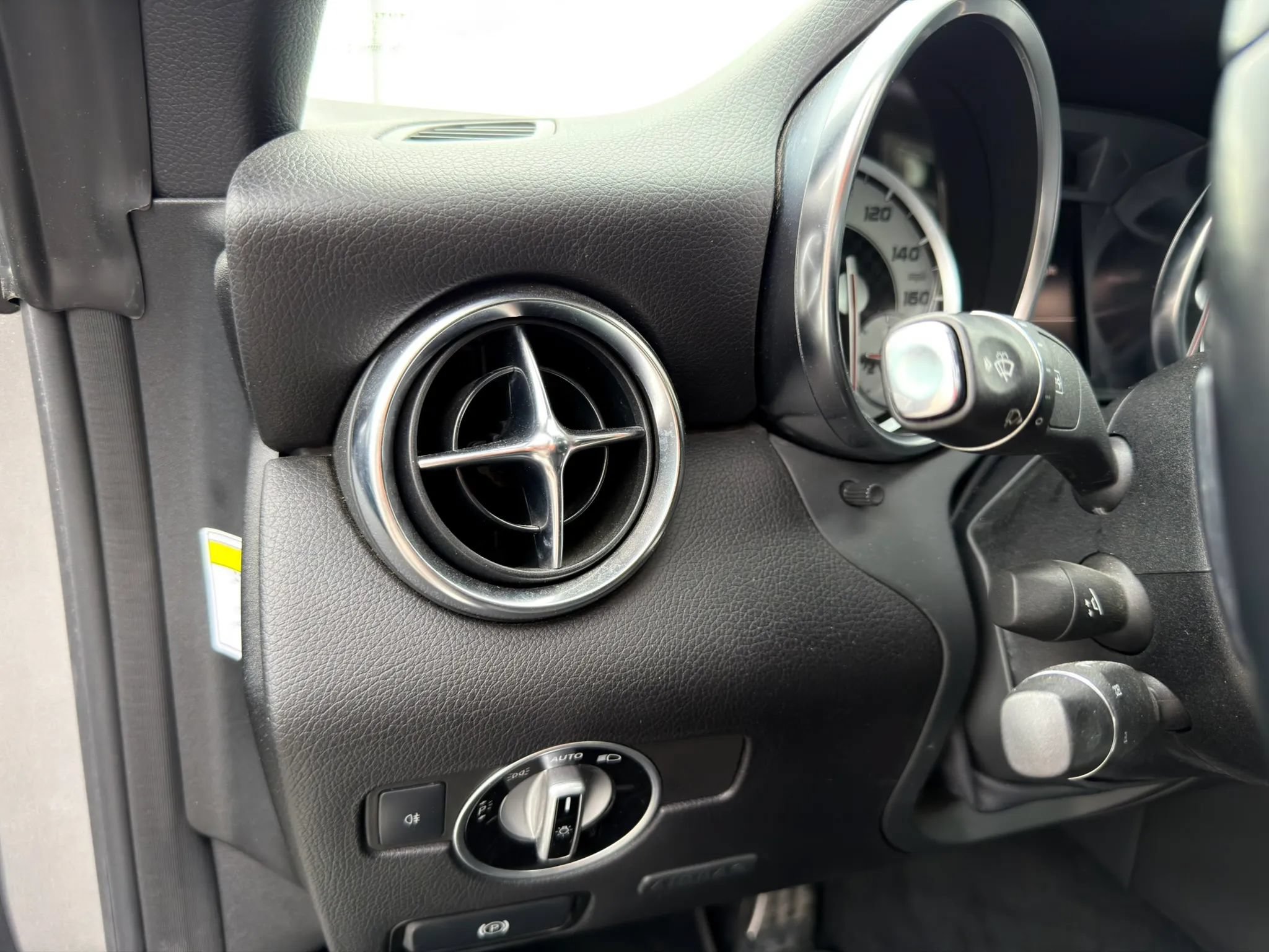 Used 2013 Mercedes-Benz SLK 250 image 35