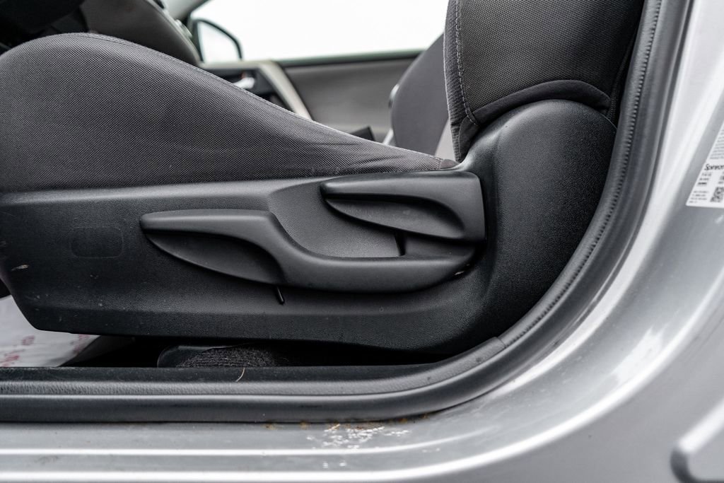 Used 2015 Toyota RAV4 XLE image 20