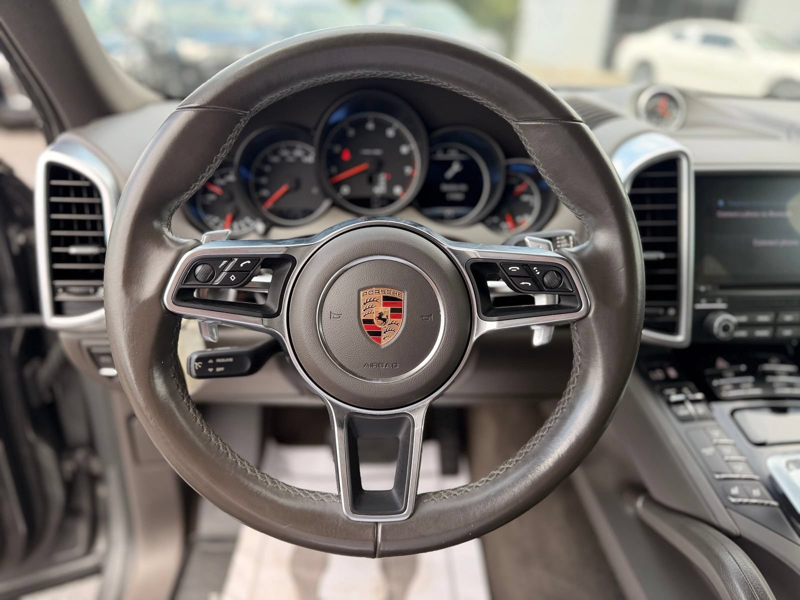 Used 2017 Porsche Cayenne AWD/4WD image 16