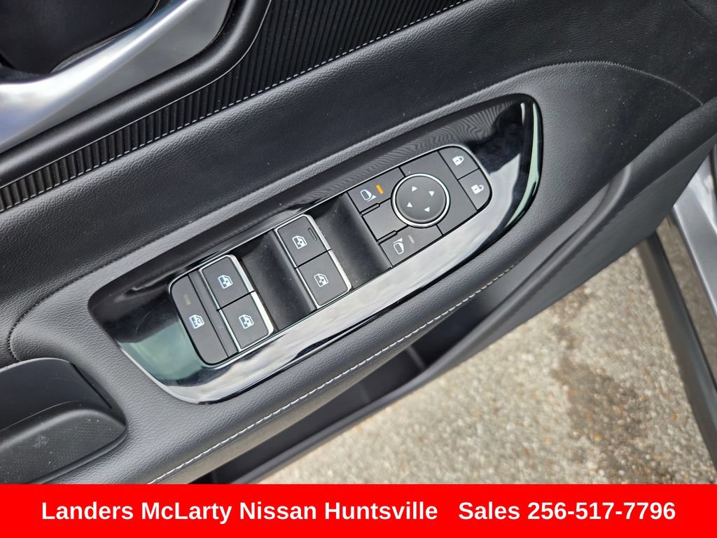Used 2025 Nissan Murano SV AWD/4WD image 21