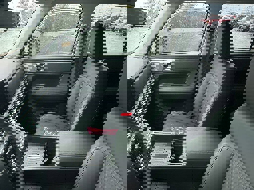 Used 2025 Hyundai Santa Fe SEL image 11