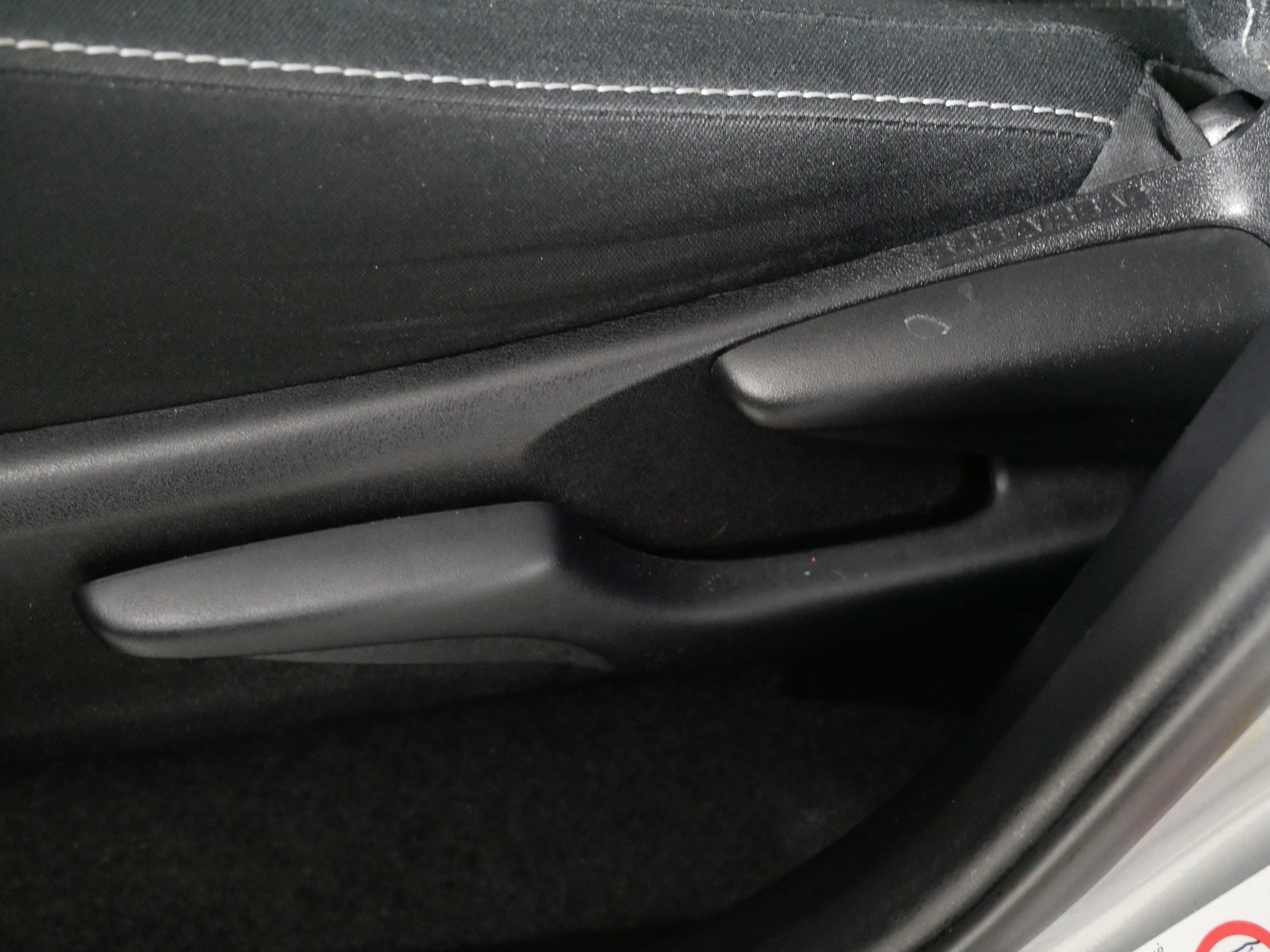 Used 2018 Toyota RAV4 XLE image 20