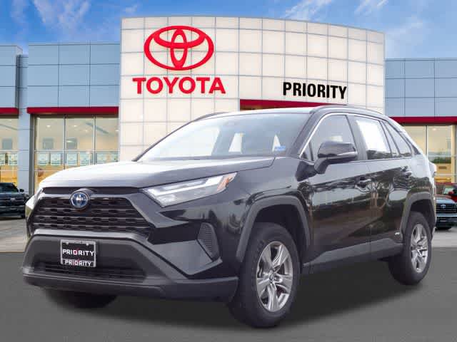 Used 2024 Toyota RAV4 XLE AWD/4WD image 1