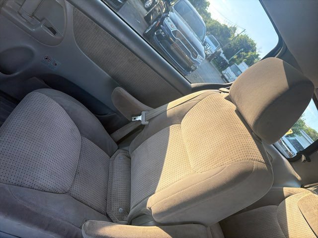 Used 2010 Toyota Sienna LE FWD image 18
