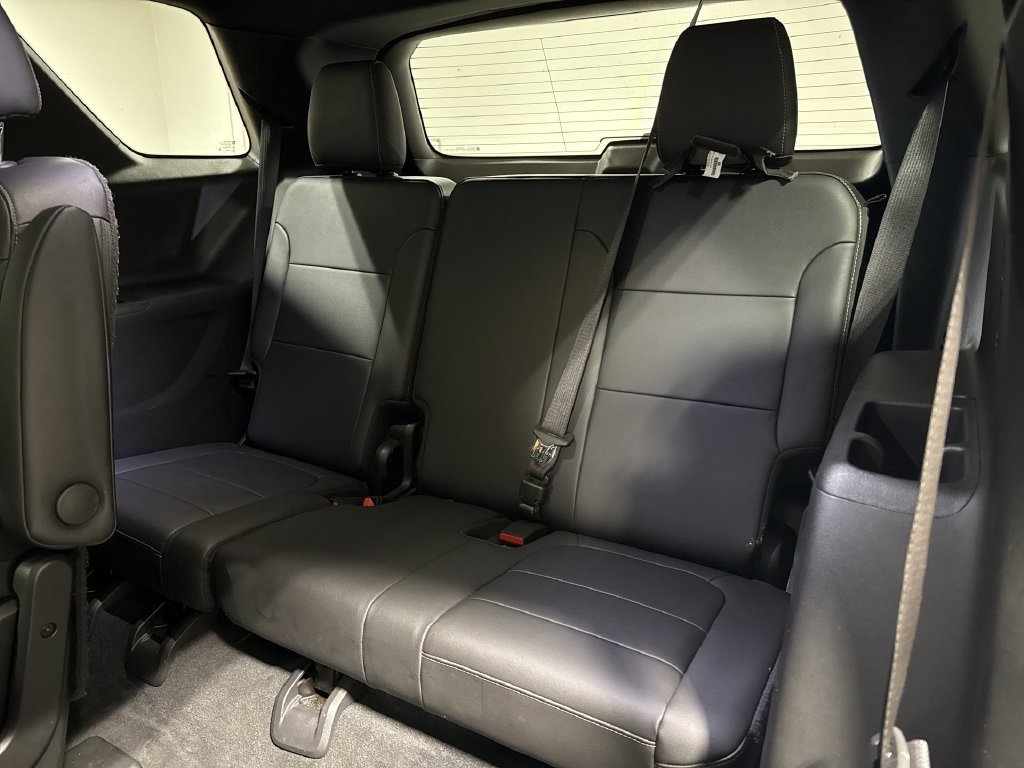 Used 2023 Chevrolet Traverse LT w/ LT Premium Package AWD/4WD image 24