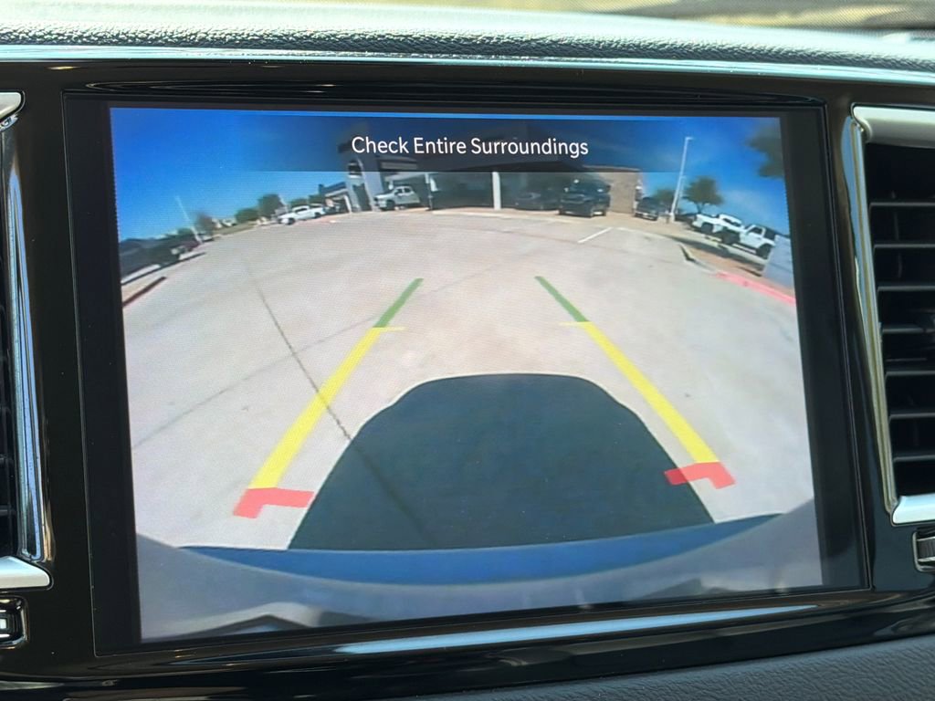 Used 2024 Chrysler Pacifica Touring-L image 30