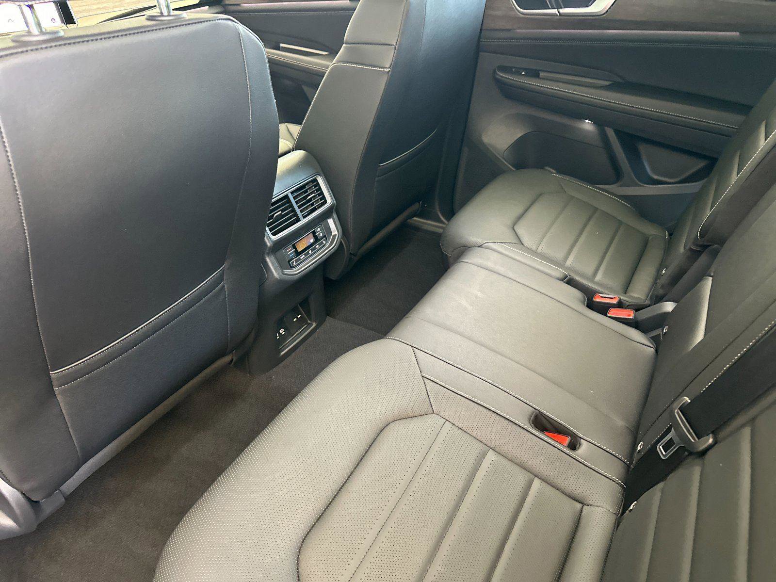 New 2026 Volkswagen Atlas SEL AWD/4WD image 11