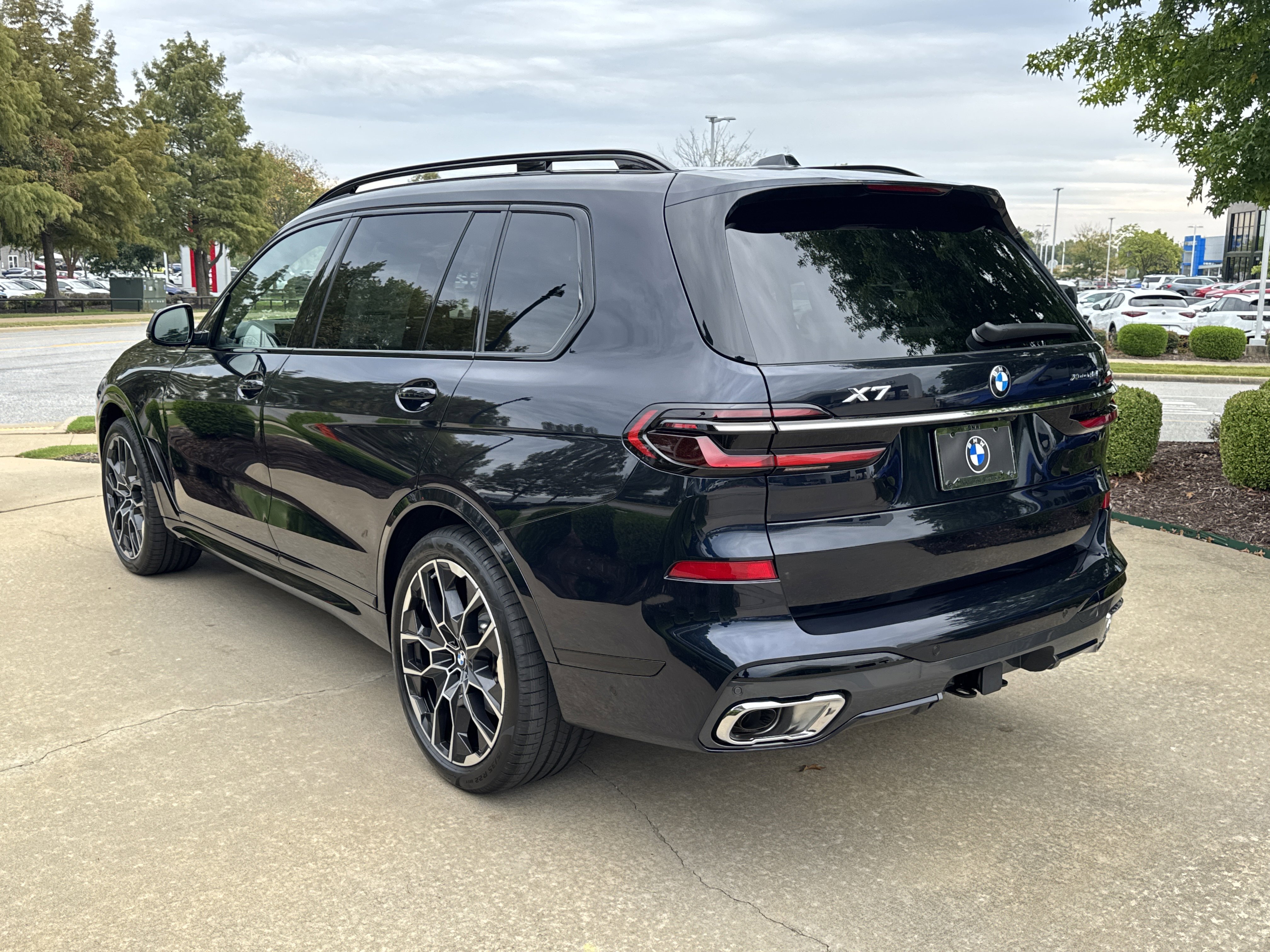 New 2026 BMW X7 xDrive40i w/ M Sport Package image 3