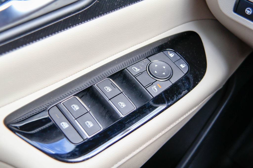 Certified 2025 Nissan Murano SV AWD/4WD image 16
