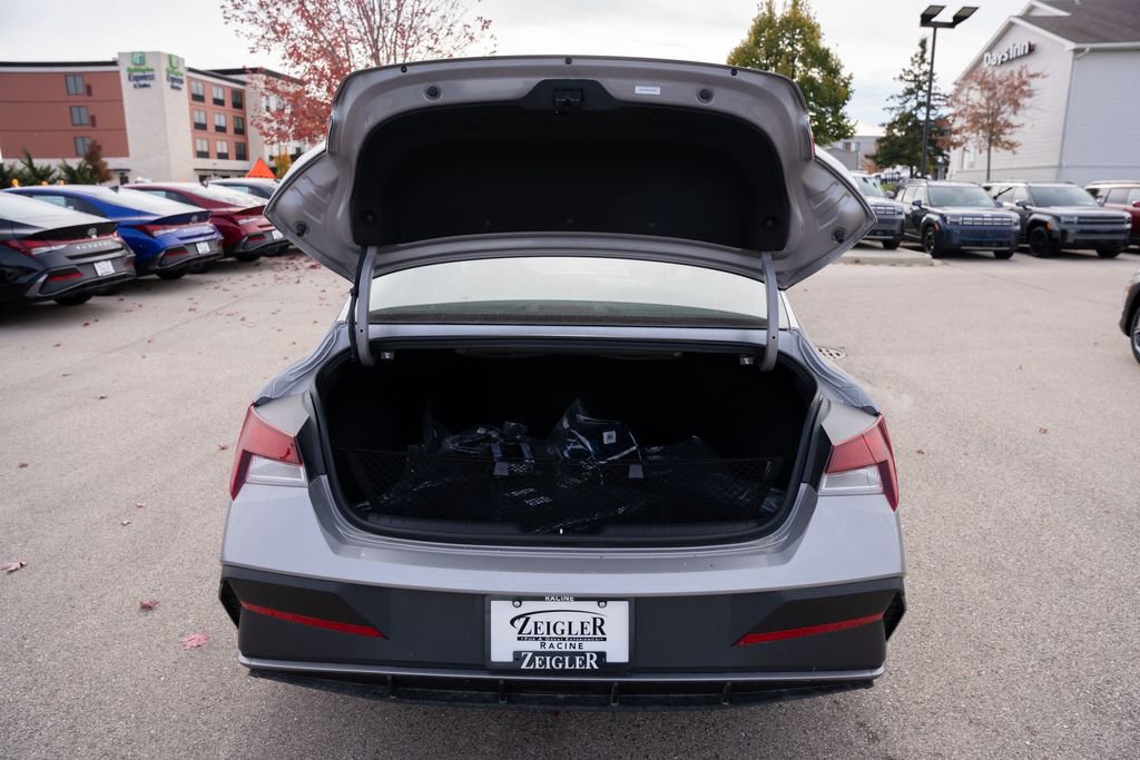 New 2025 Hyundai Elantra Sport image 10