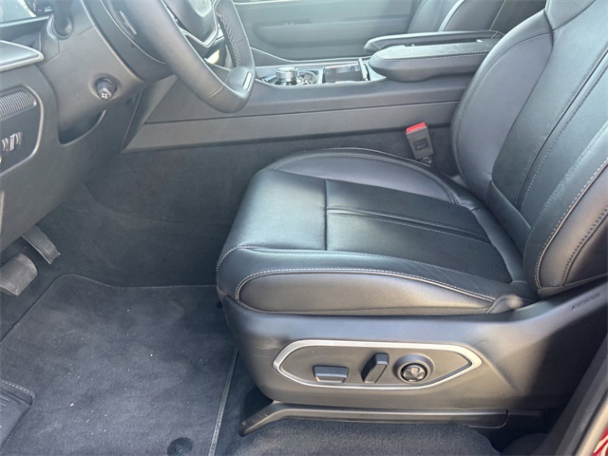 New 2025 Jeep Wagoneer L 4WD w/ Convenience Group I image 10