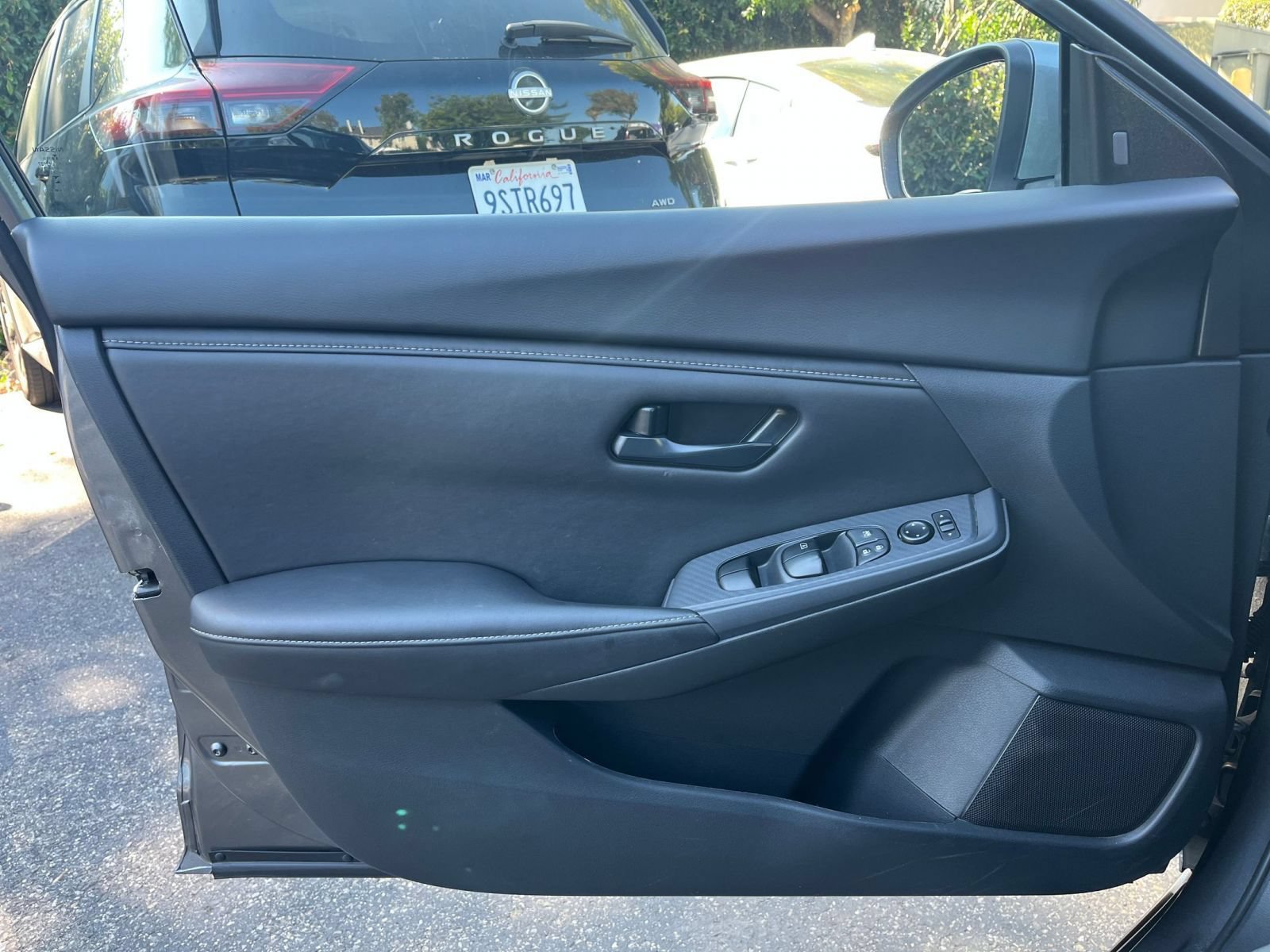 Used 2025 Nissan Sentra S FWD image 18