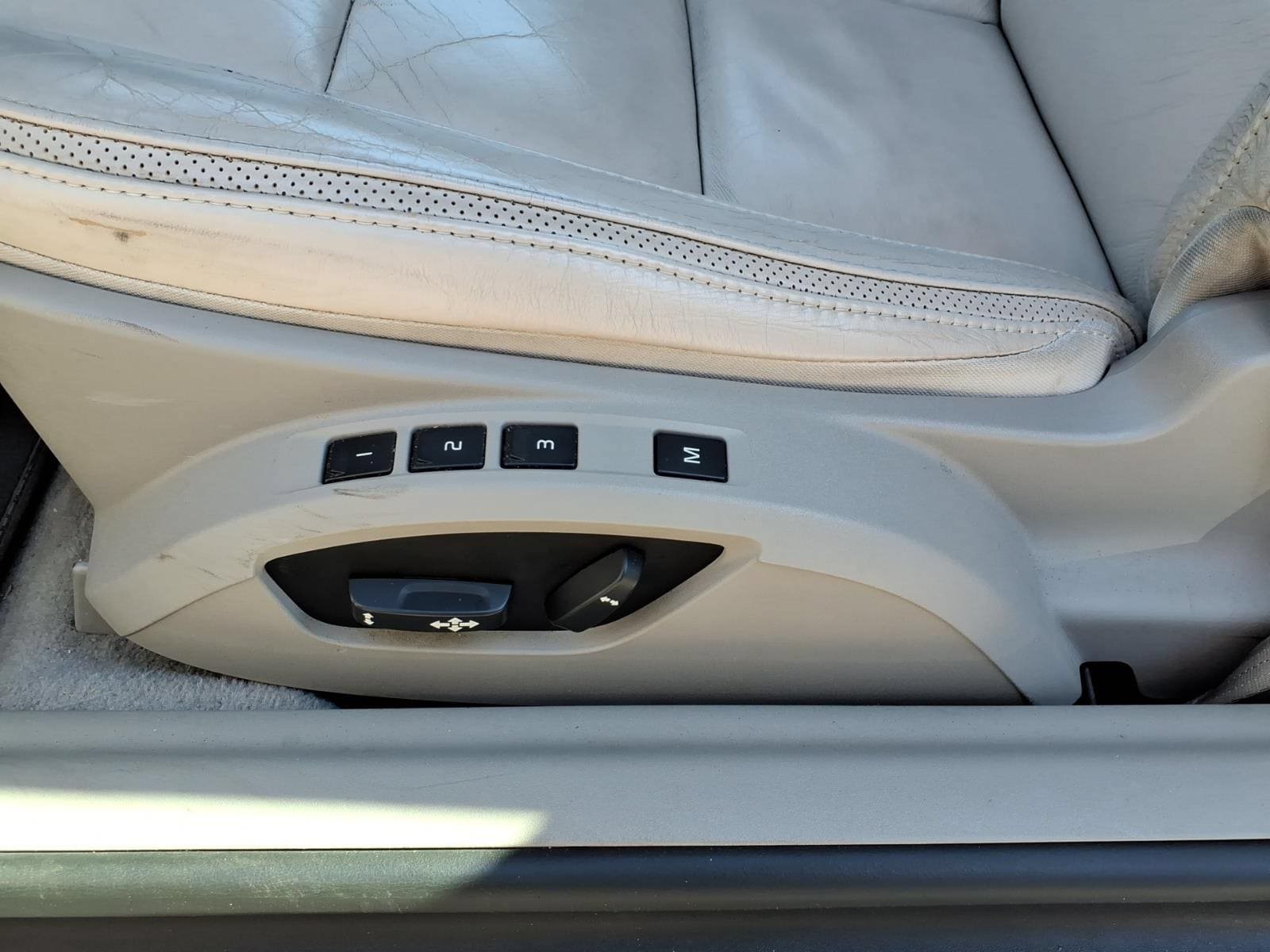 Used 2013 Volvo C70 T5 w/ Climate Pkg FWD image 17