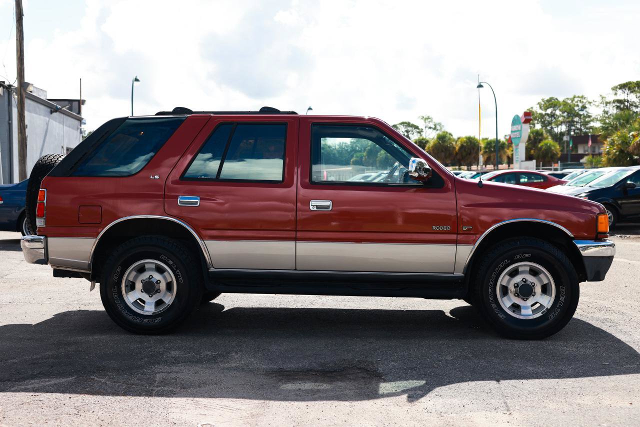 Used 1994 Isuzu Rodeo LS RWD image 13