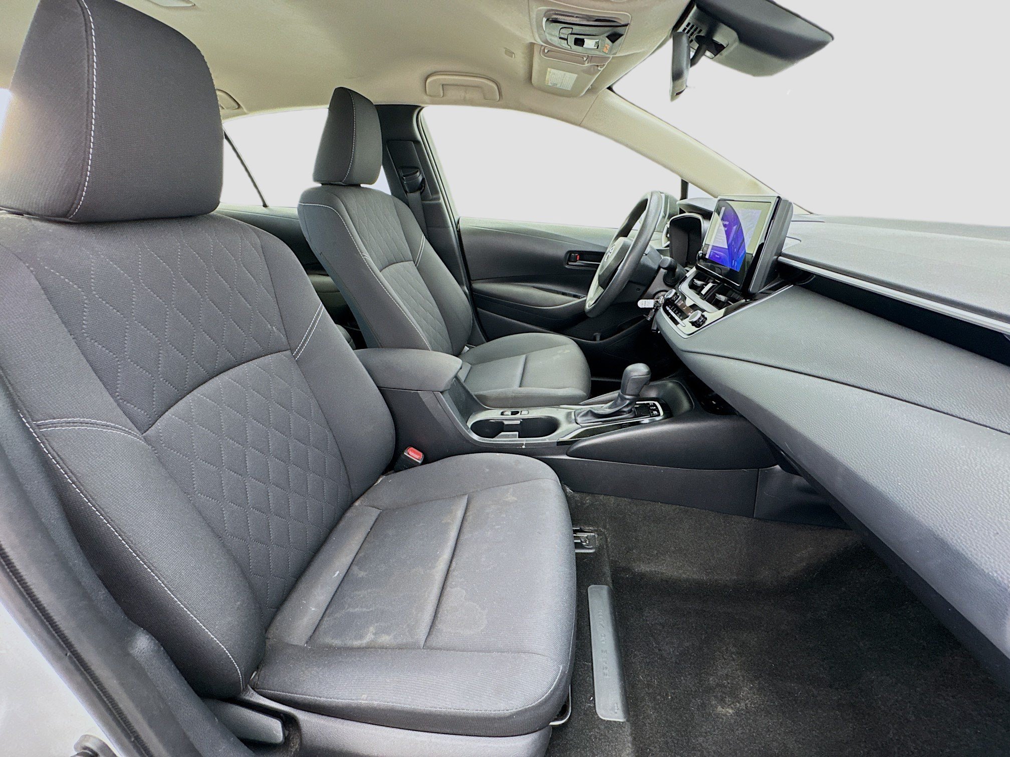 Used 2024 Toyota Corolla LE FWD image 19