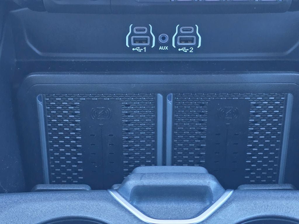 Used 2025 RAM 2500 Laramie w/ Night Edition AWD/4WD image 15