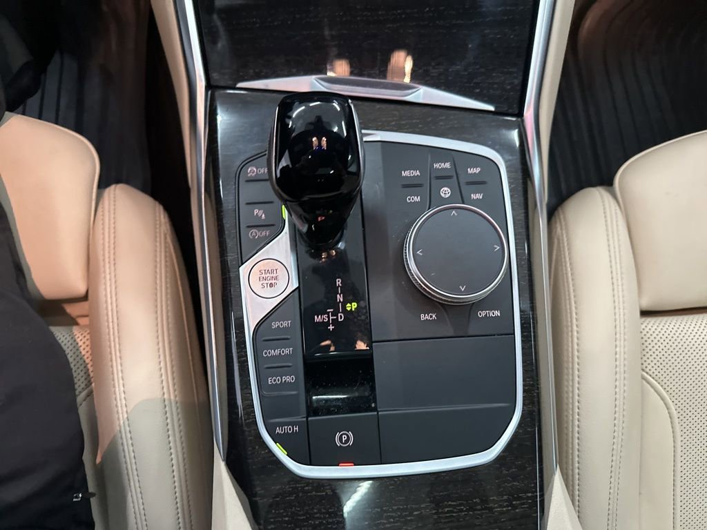 Used 2022 BMW 330i Sedan w/ Premium Package image 18