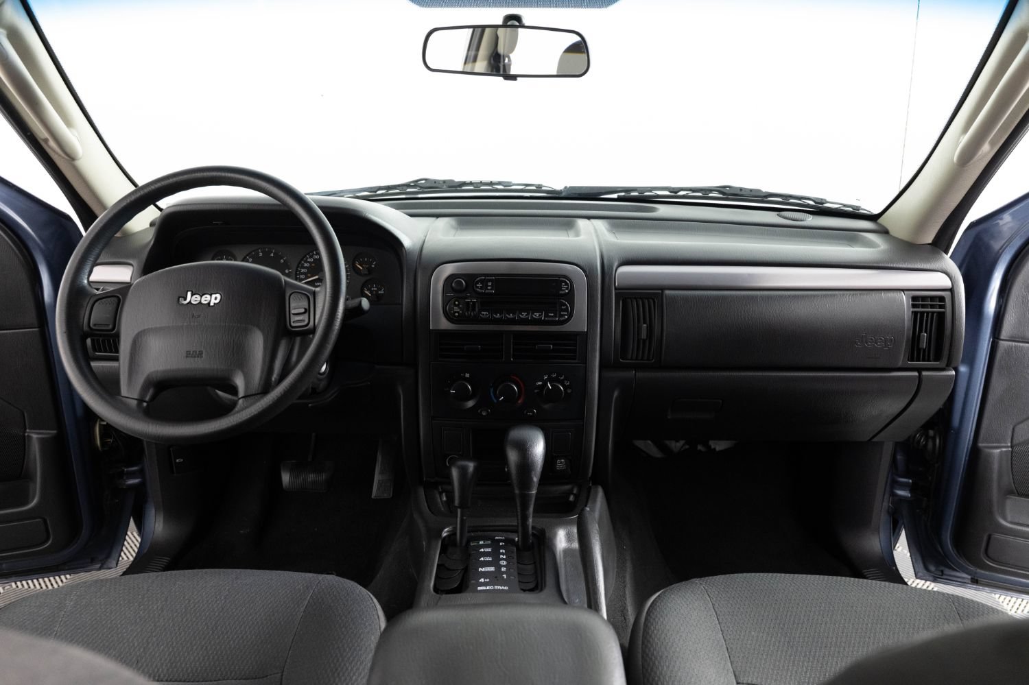 Used 2004 Jeep Grand Cherokee Laredo w/ Convenience Group AWD/4WD image 30