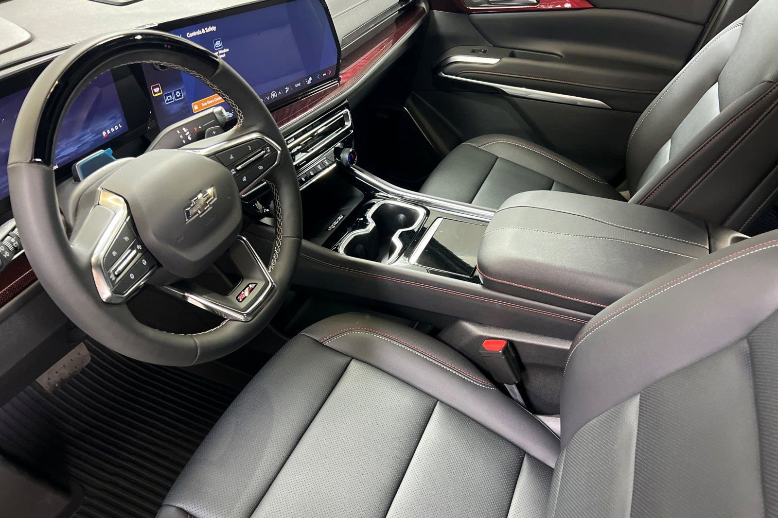 New 2026 Chevrolet Traverse Z71 w/ Enhanced Driving Package AWD/4WD image 10