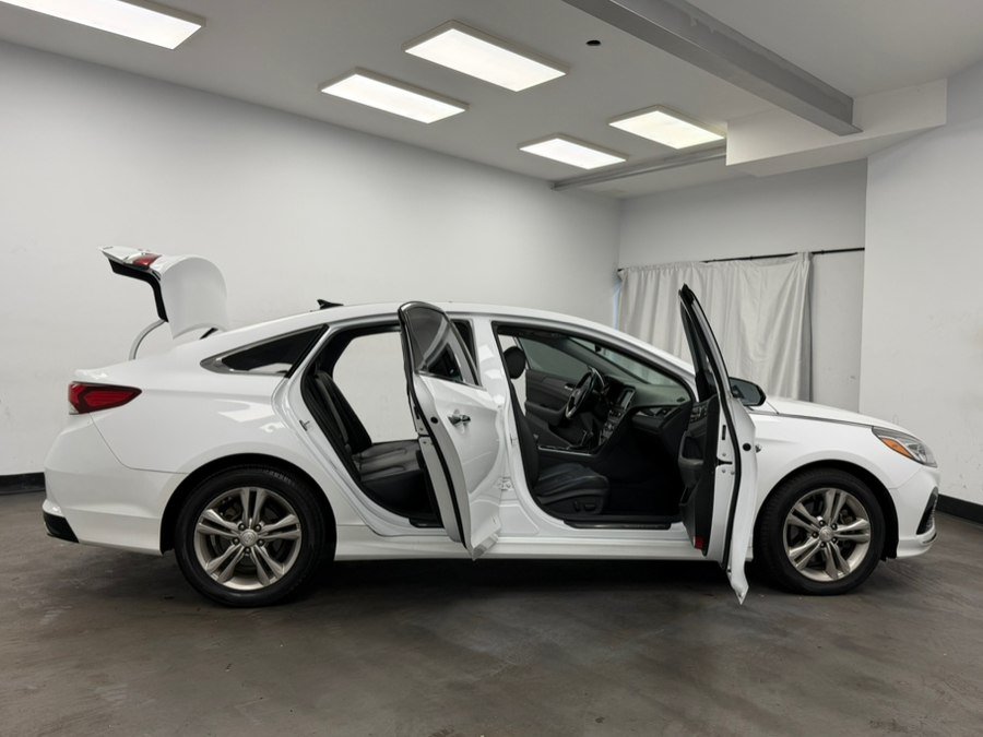 Used 2019 Hyundai Sonata Limited w/ Ultimate Package 04 FWD image 25