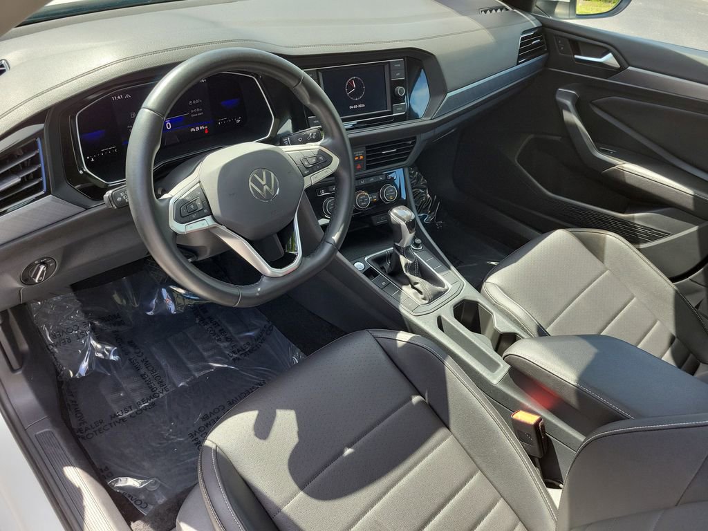 Used 2023 Volkswagen Jetta SE w/ Panoramic Sunroof Package image 21
